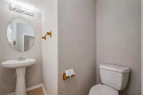 1910 Vermillion View Street Fresno TX 77545