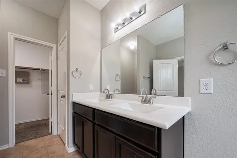 1910 Vermillion View Street Fresno TX 77545