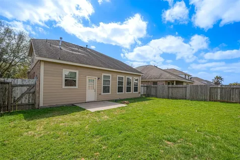 1910 Vermillion View Street Fresno TX 77545