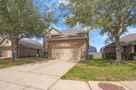1910 Vermillion View Street Fresno TX 77545
