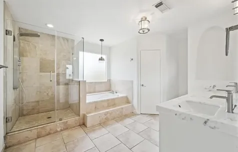 3818 Childress Street Houston TX 77005