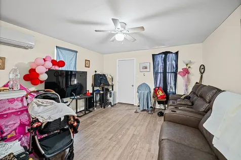 10621 Lane Street Houston TX 77029