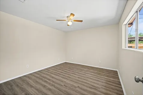 10621 Lane Street Houston TX 77029