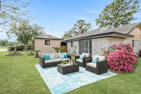 7522 Deep Forest Drive Houston TX 77088