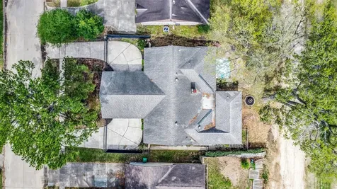 7522 Deep Forest Drive Houston TX 77088