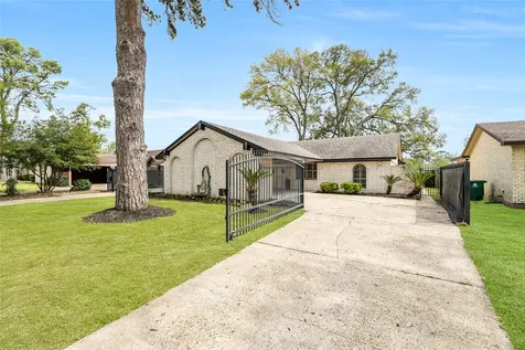 7522 Deep Forest Drive Houston TX 77088