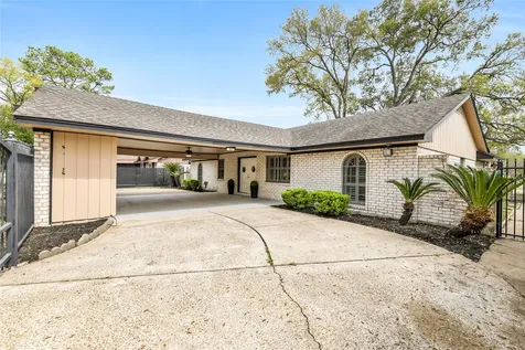 7522 Deep Forest Drive Houston TX 77088
