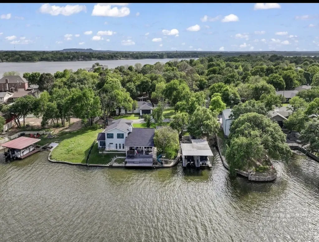 608 Casas Del Norte Court Granbury TX 76049