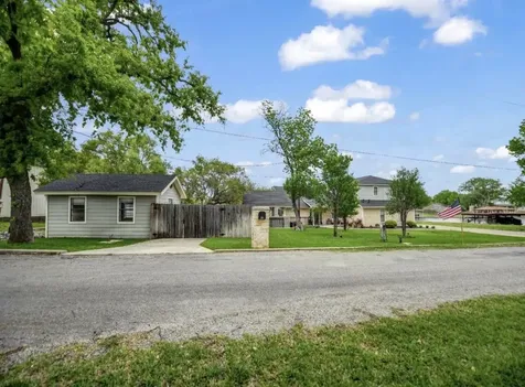 608 Casas Del Norte Court Granbury TX 76049