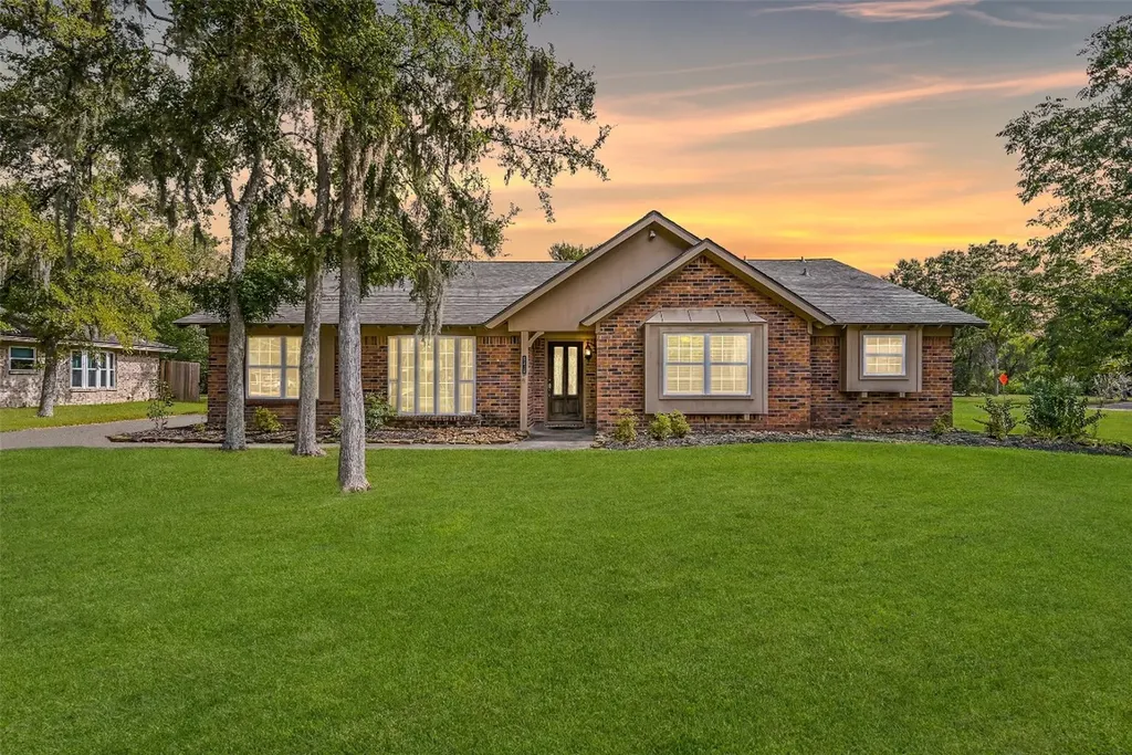 5315 Kingsmill Road Friendswood TX 77546