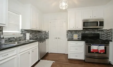 4331 Marina Street B Houston TX 77007