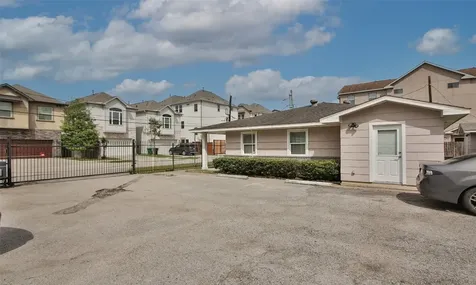 4331 Marina Street B Houston TX 77007