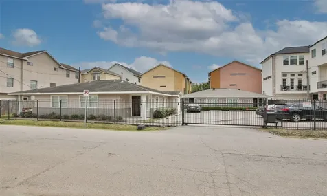4331 Marina Street B Houston TX 77007