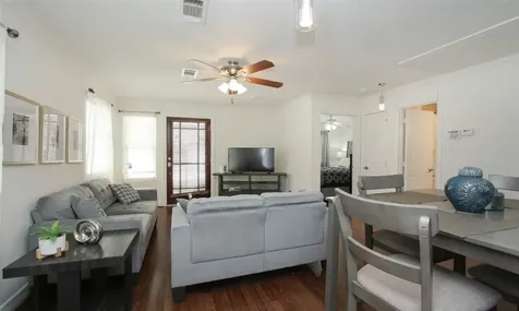 4331 Marina Street B Houston TX 77007