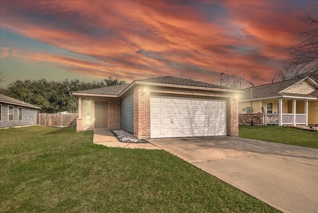 513 Hospital Street Tomball TX 77375