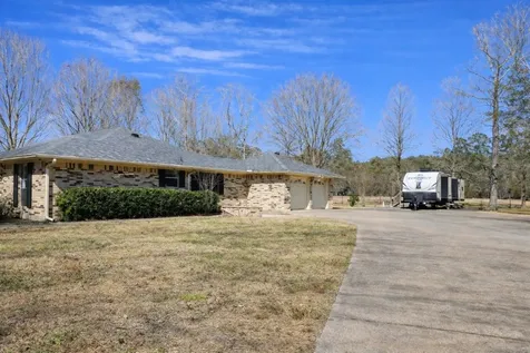 8708 W Fox Road Orange TX 77632