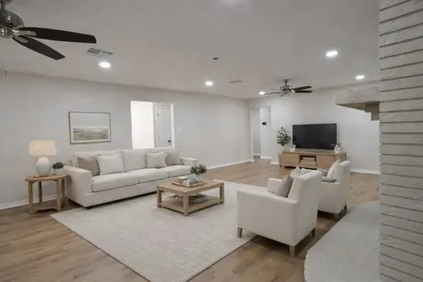 8708 W Fox Road Orange TX 77632