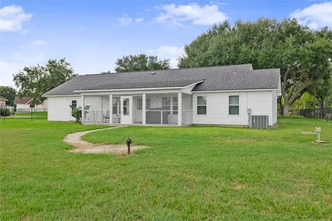 83 Lakeoak Victoria TX 77905