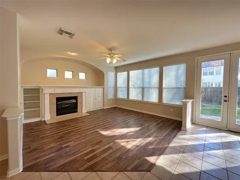 59 N Flickering Sun Circle The Woodlands TX 77382
