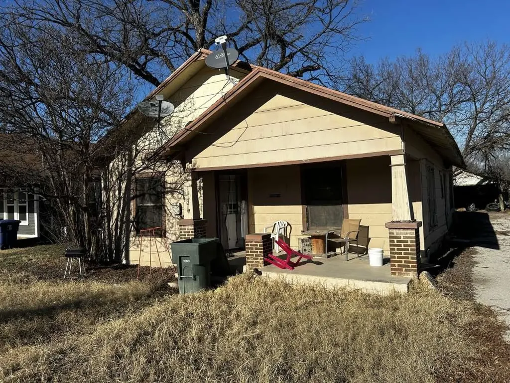 1512 4th Street Brownwood TX 76801