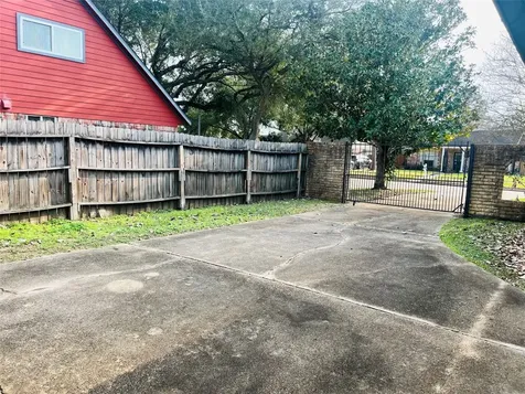 12614 Hunting Briar Drive Houston TX 77099
