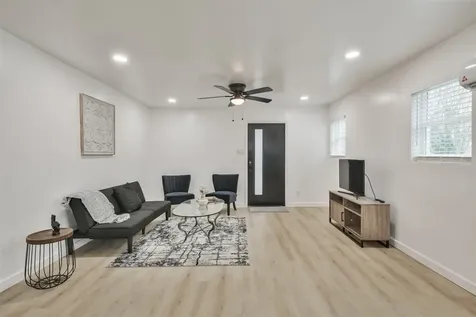 4705 A&b Pease Street Houston TX 77023