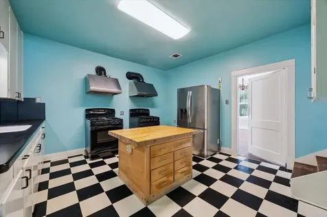 3910 Avenue R 1/2 Galveston TX 77550