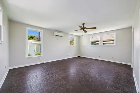 3910 Avenue R 1/2 Galveston TX 77550