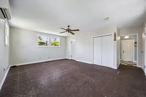 3910 Avenue R 1/2 Galveston TX 77550