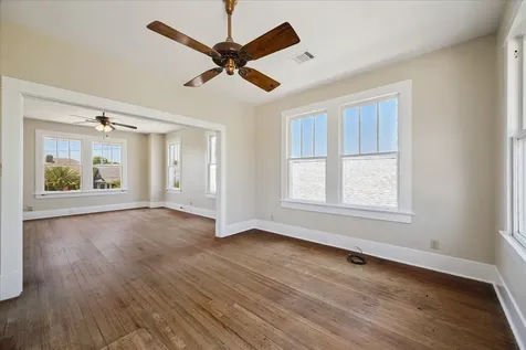 3910 Avenue R 1/2 Galveston TX 77550