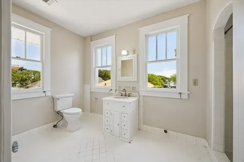 3910 Avenue R 1/2 Galveston TX 77550