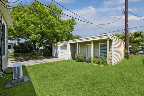 3910 Avenue R 1/2 Galveston TX 77550