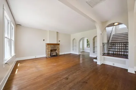 3910 Avenue R 1/2 Galveston TX 77550