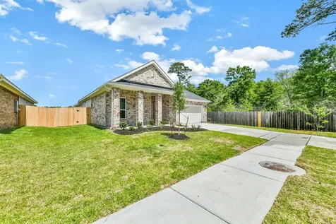 3019 King Oaks Street Baytown TX 77251
