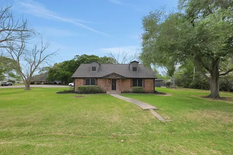 5133 Riverview Drive Alvin TX 77511