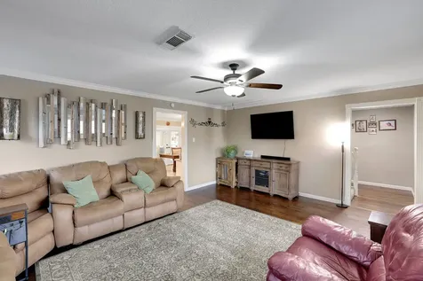 5133 Riverview Drive Alvin TX 77511
