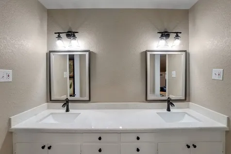 5133 Riverview Drive Alvin TX 77511