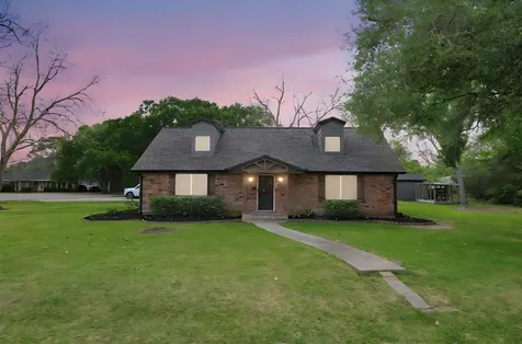 5133 Riverview Drive Alvin TX 77511