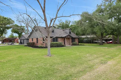 5133 Riverview Drive Alvin TX 77511