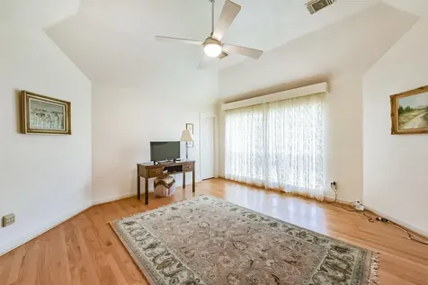 5346 Navarro Street Houston TX 77056