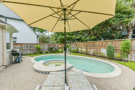 5346 Navarro Street Houston TX 77056