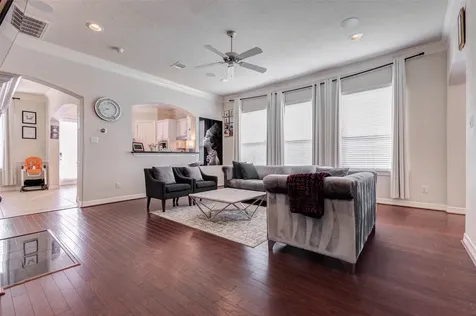 3043 Royal Oaks Grove Houston TX 77082