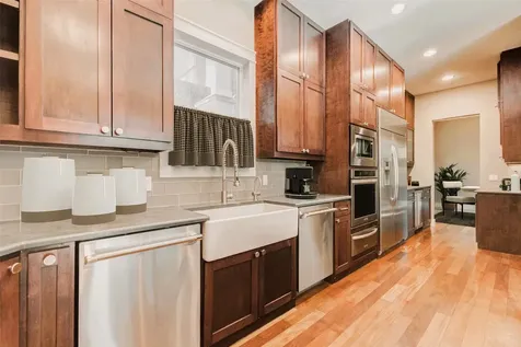 2219 Columbia Street Houston TX 77008
