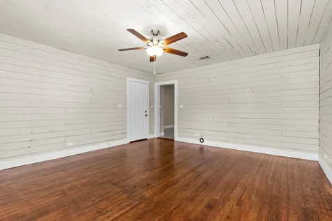409 E Austin Street Bellville TX 77418