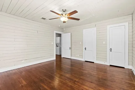 409 E Austin Street Bellville TX 77418