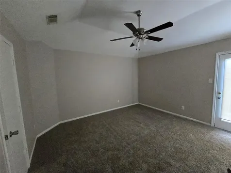 50 Evanston Street 5 Houston TX 77015
