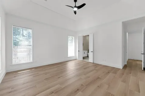 30 E Wedgemere Circle The Woodlands TX 77381