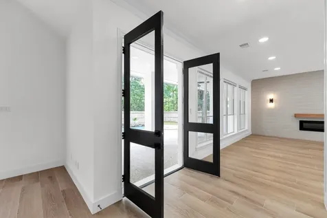 30 E Wedgemere Circle The Woodlands TX 77381