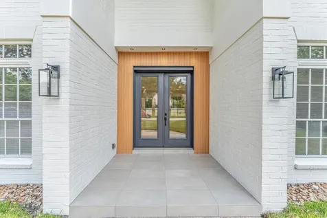 30 E Wedgemere Circle The Woodlands TX 77381