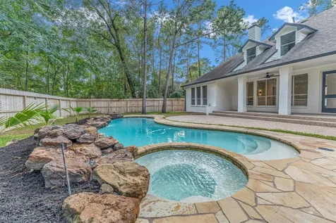 30 E Wedgemere Circle The Woodlands TX 77381